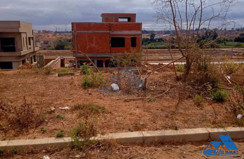 Terrain titré en lotissement à vendre Terrain titré en lotissement à vendre