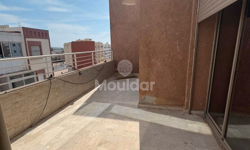 شقة للشراء مع تراس في الطابق الرابع