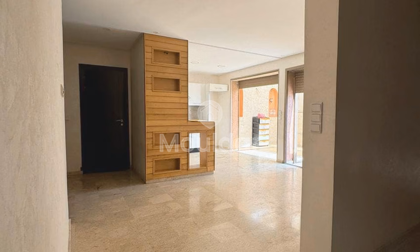 شقة للشراء مع تراس في الطابق الرابع