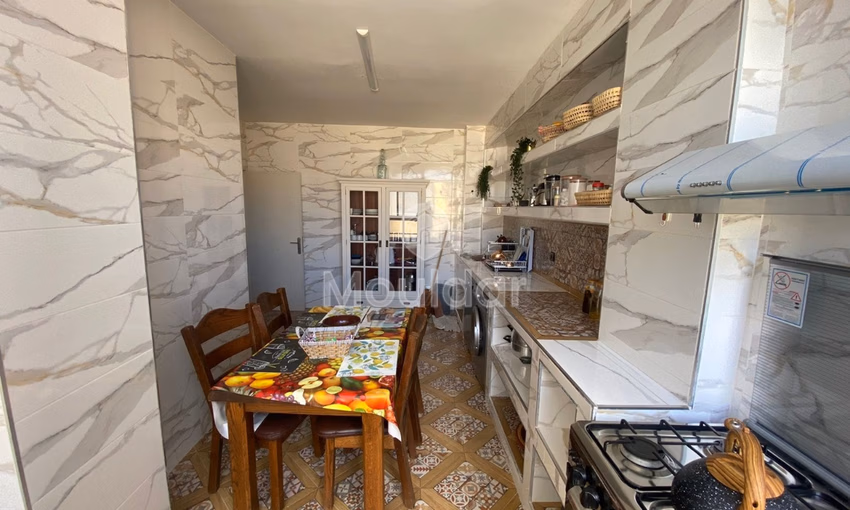 Apartamento en alquiler con balcón en el segundo piso