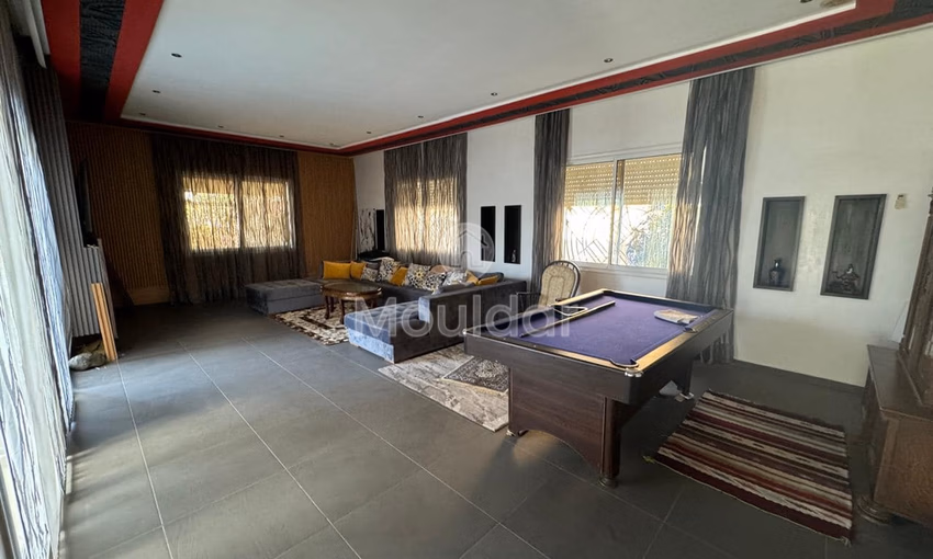 Villa à louer à Dar Bouazza - 4 chambres, 580 m².