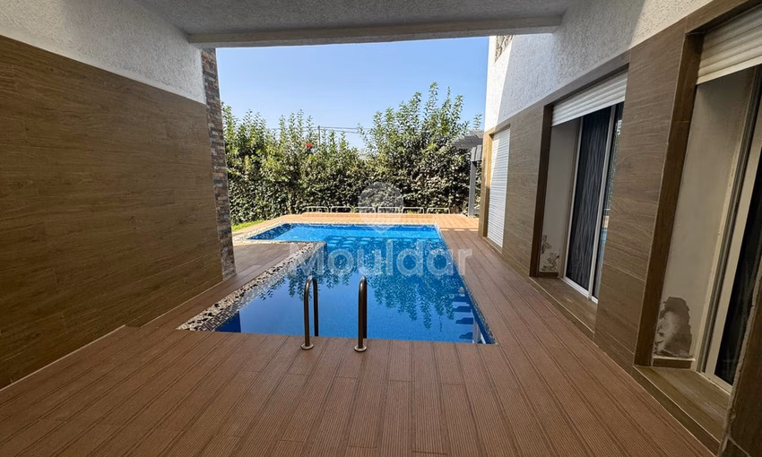 Villa à louer à Dar Bouazza - 4 chambres, 580 m².