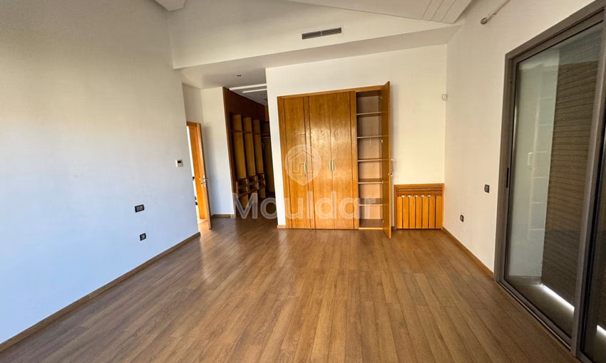 Villa for rent in Dar Bouazza - 4 bedrooms, 1 floor