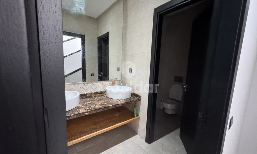 Villa for rent in Dar Bouazza - 4 bedrooms, 1 floor