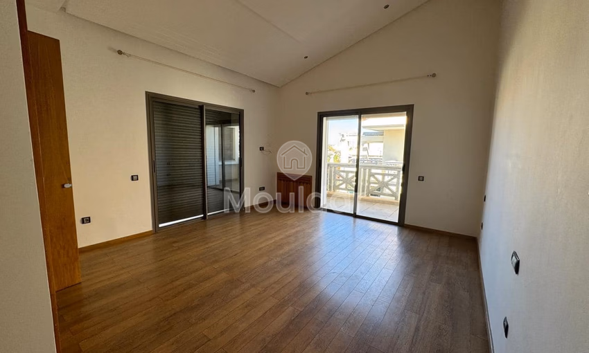 Villa for rent in Dar Bouazza - 4 bedrooms, 1 floor