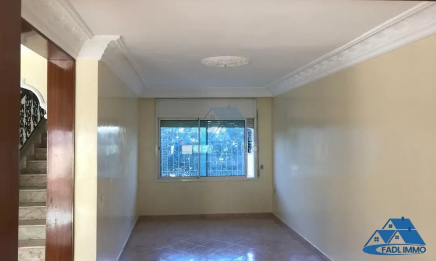 Villa for sale with terrace and three floors - view 2