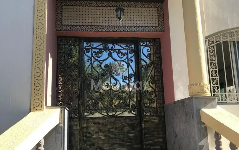 Villa à vendre avec terrasse et trois étages - view 3