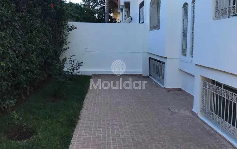 Villa à vendre avec terrasse et trois étages - view 13