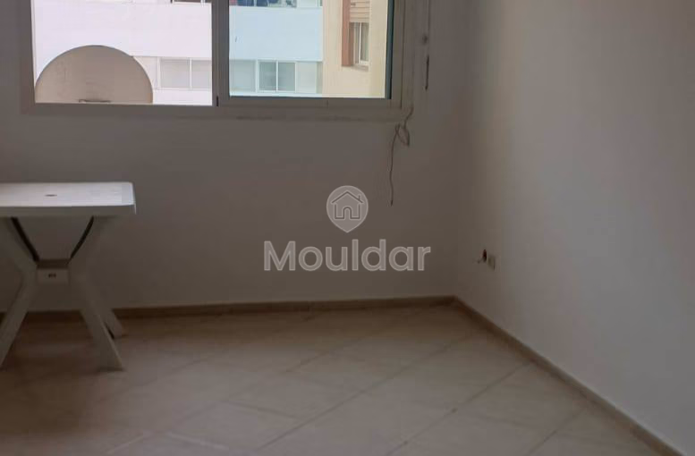 Appartement de 3 chambres à louer à Derb Ghallef