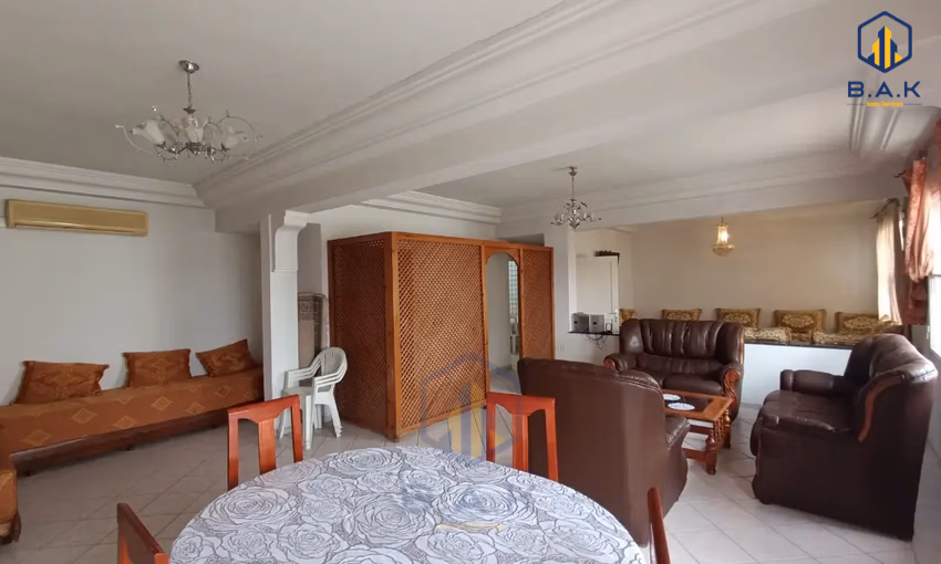 شقة للإيجار مع تراس في الطابق الثامن شقة للإيجار مع تراس في الطابق الثامن