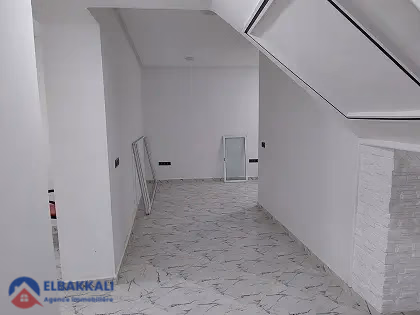 مكتب للإيجار في الطابق الأول مكتب للإيجار في الطابق الأول