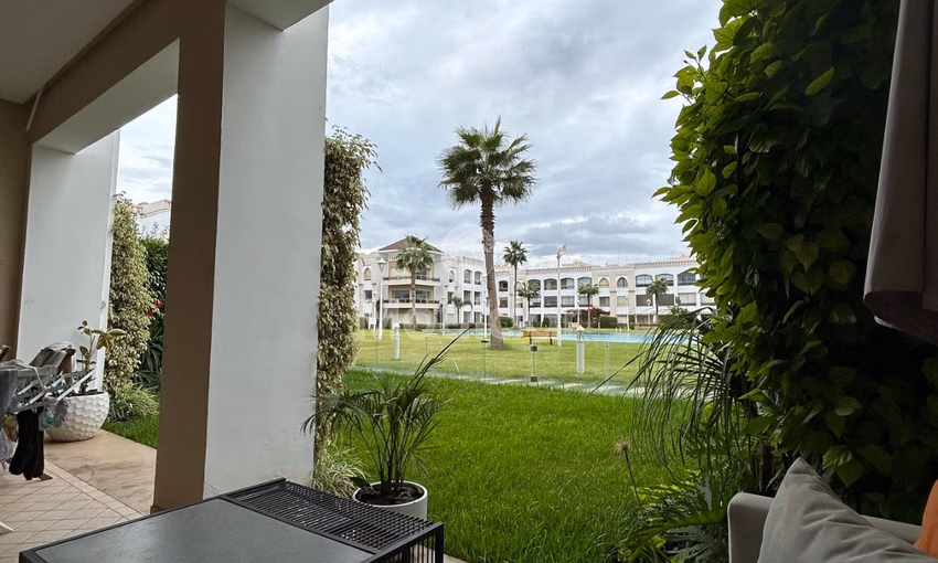 شقة للشراء مع مسبح في الطابق الأرضي