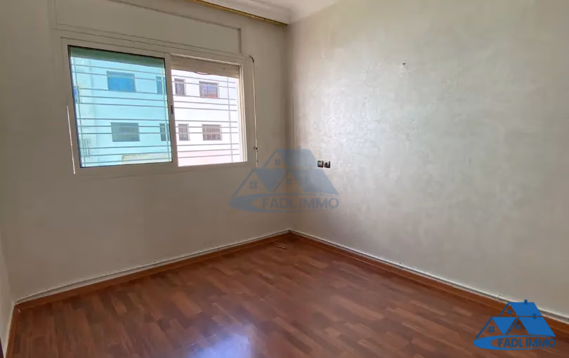 Appartement à vendre avec balcon au premier étage Appartement à vendre avec balcon au premier étage