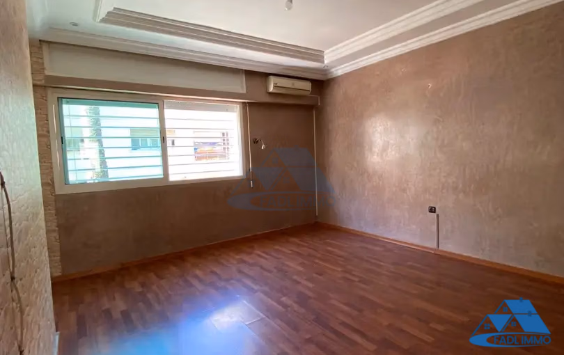 Appartement à vendre avec balcon au premier étage Appartement à vendre avec balcon au premier étage