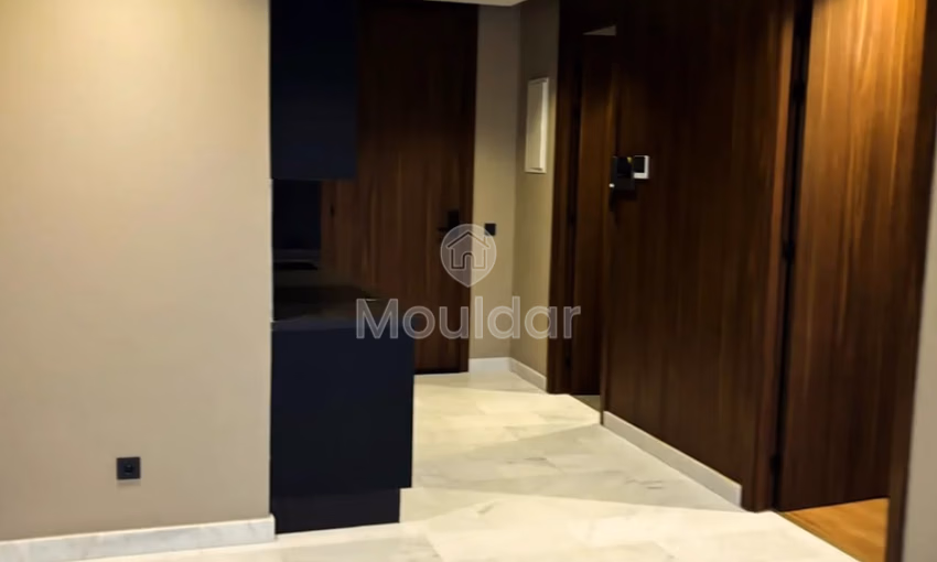 ستوديو للإيجار مع تراس في الطابق الأرضي