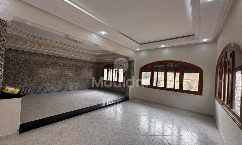 Villa à vendre à Fès, Route d'Immouzere - 2 chambres, 390m². Villa à vendre à Fès, Route d'Immouzere - 2 chambres, 390m².