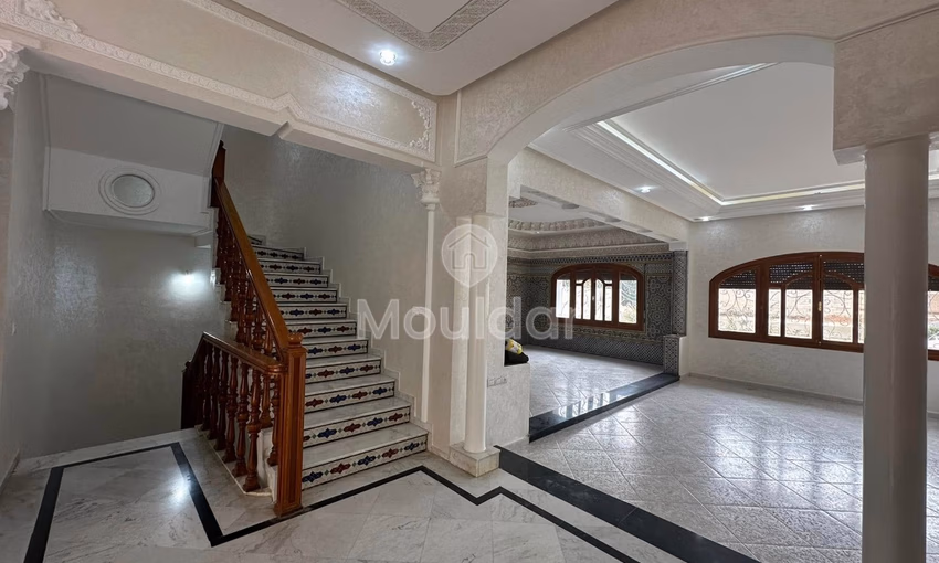 Villa à vendre à Fès, Route d'Immouzere - 2 chambres, 390m². Villa à vendre à Fès, Route d'Immouzere - 2 chambres, 390m².