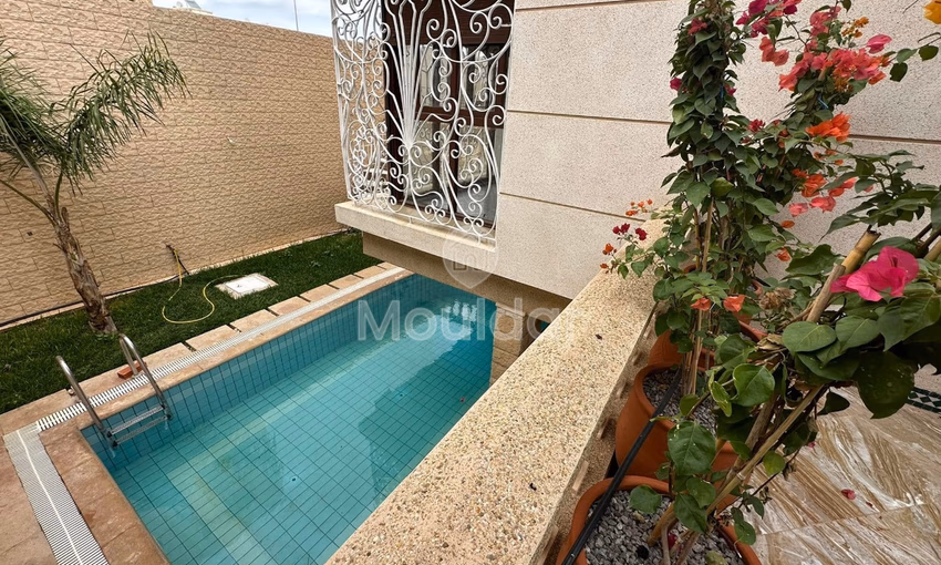 Villa à vendre à Fès, Route d'Immouzere - 2 chambres, 390m². Villa à vendre à Fès, Route d'Immouzere - 2 chambres, 390m².