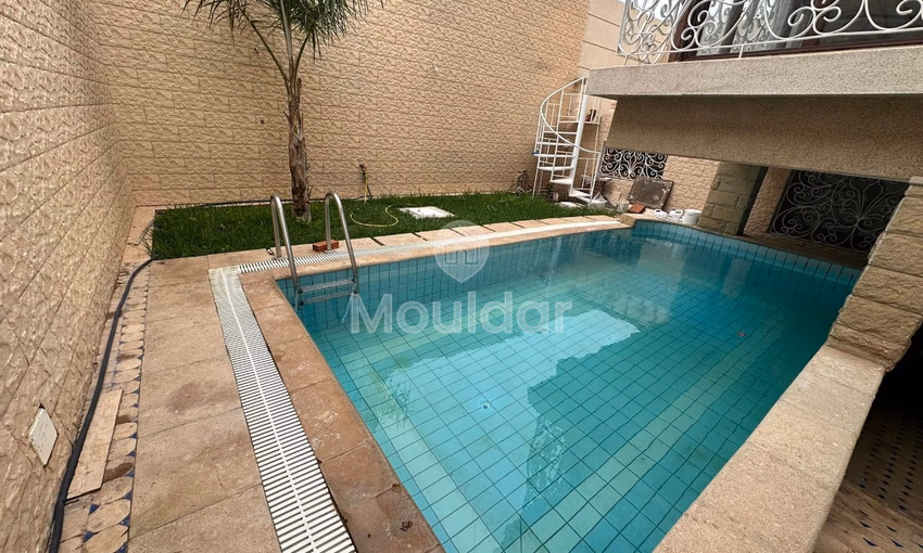 Villa à vendre à Fès, Route d'Immouzere - 2 chambres, 390m². Villa à vendre à Fès, Route d'Immouzere - 2 chambres, 390m².