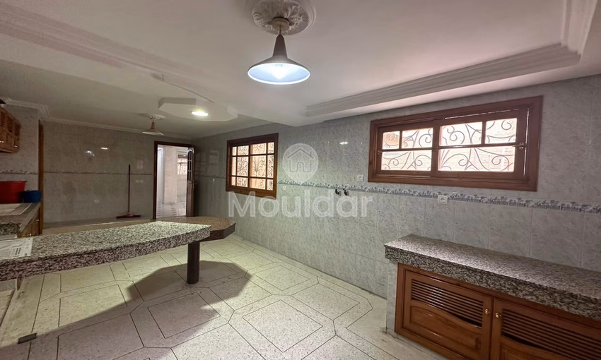 Villa à vendre à Fès, Route d'Immouzere - 2 chambres, 390m². Villa à vendre à Fès, Route d'Immouzere - 2 chambres, 390m².