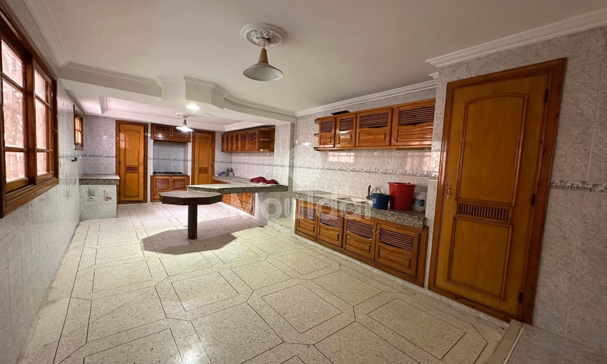 Villa à vendre à Fès, Route d'Immouzere - 2 chambres, 390m². Villa à vendre à Fès, Route d'Immouzere - 2 chambres, 390m².