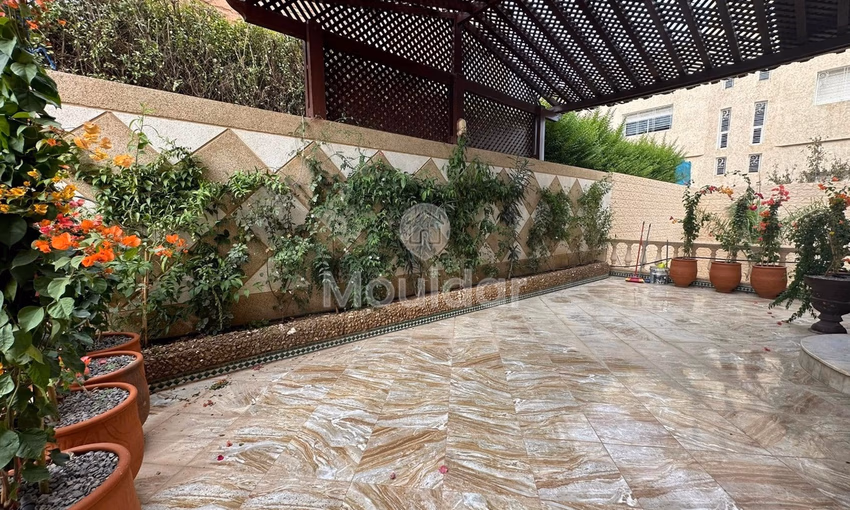 Villa à vendre à Fès, Route d'Immouzere - 2 chambres, 390m². Villa à vendre à Fès, Route d'Immouzere - 2 chambres, 390m².