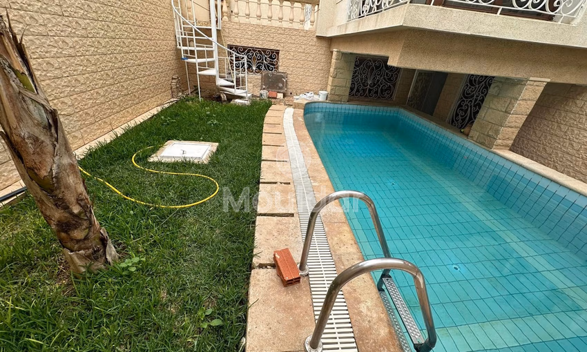 Villa à vendre à Fès, Route d'Immouzere - 2 chambres, 390m². Villa à vendre à Fès, Route d'Immouzere - 2 chambres, 390m².