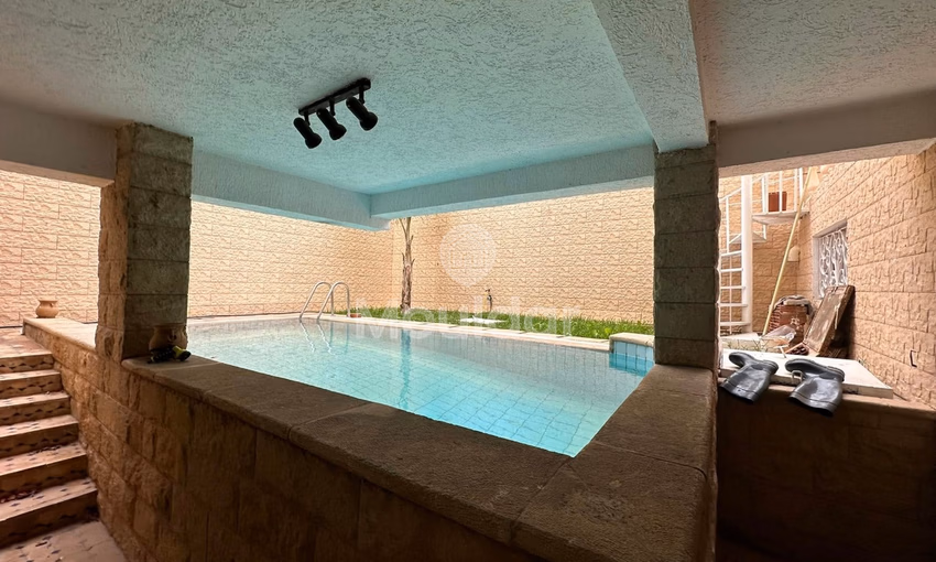 Villa à vendre à Fès, Route d'Immouzere - 2 chambres, 390m². Villa à vendre à Fès, Route d'Immouzere - 2 chambres, 390m².