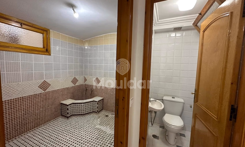 Villa à vendre à Fès, Route d'Immouzere - 2 chambres, 390m². Villa à vendre à Fès, Route d'Immouzere - 2 chambres, 390m².