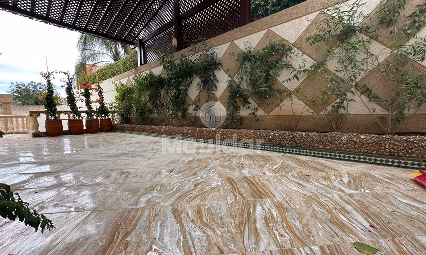 Villa à vendre à Fès, Route d'Immouzere - 2 chambres, 390m². Villa à vendre à Fès, Route d'Immouzere - 2 chambres, 390m².