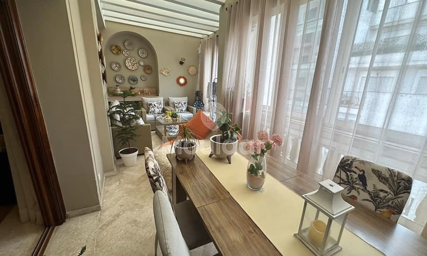 Appartement à vendre à Casablanca, secteur Racine, 3 chambres, 179 m². Appartement à vendre à Casablanca, secteur Racine, 3 chambres, 179 m².