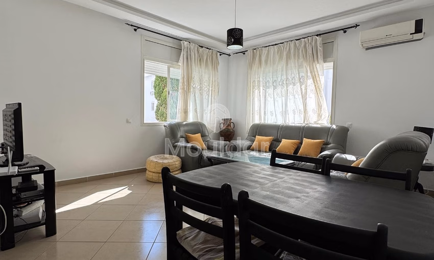 Apartamento en alquiler con balcón en el segundo piso