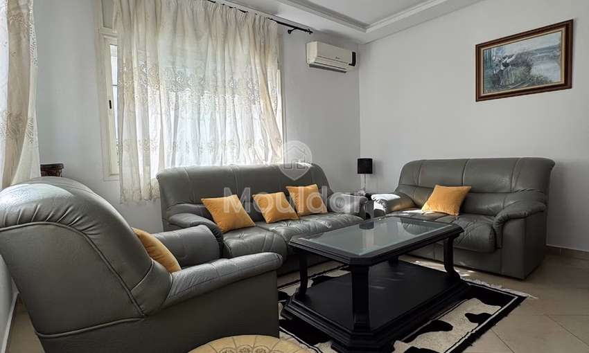 Apartamento en alquiler con balcón en el segundo piso