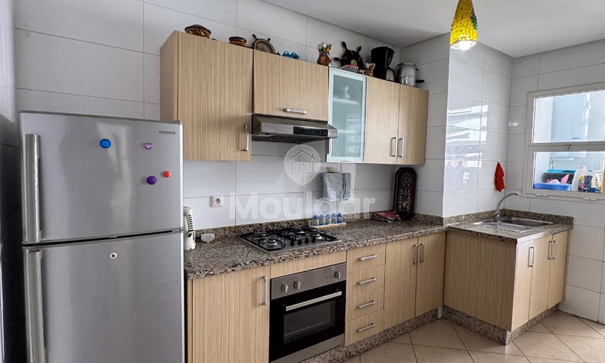 Apartamento en alquiler con balcón en el segundo piso