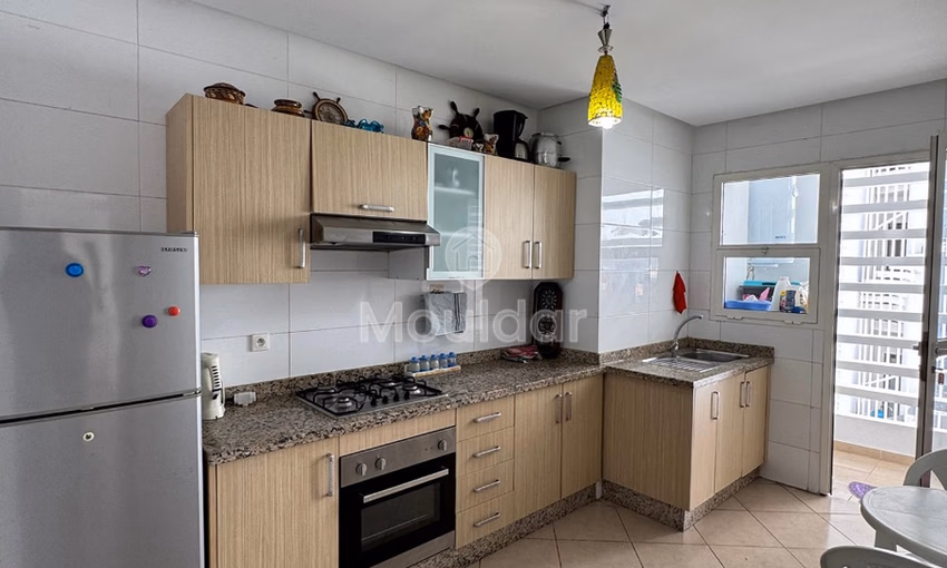 Apartamento en alquiler con balcón en el segundo piso