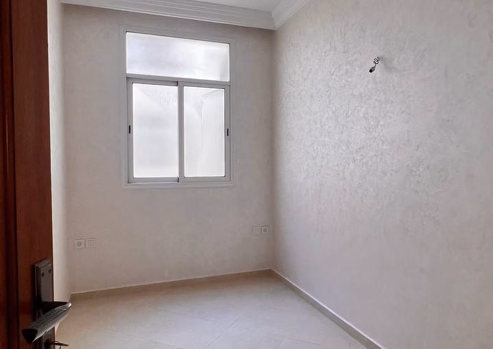 À Vendre : Appartement 3 Pièces au Quartier Moustakbal À Vendre : Appartement 3 Pièces au Quartier Moustakbal