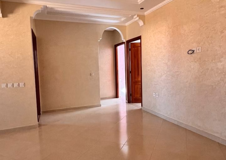 À Vendre : Appartement 3 Pièces au Quartier Moustakbal À Vendre : Appartement 3 Pièces au Quartier Moustakbal