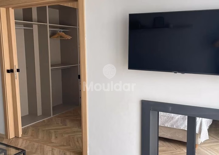 شقة للإيجار في الدار البيضاء، C.I.L، 60م²، غرفة واحدة.