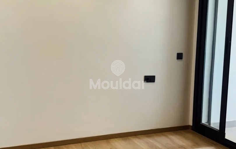 Estudio en alquiler con balcón en el tercer piso Estudio en alquiler con balcón en el tercer piso