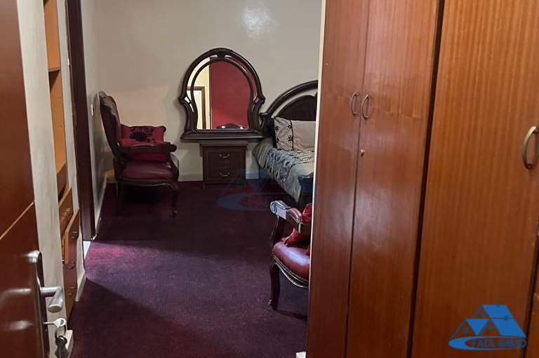 شقة للإيجار مع شرفة في الطابق الثاني شقة للإيجار مع شرفة في الطابق الثاني