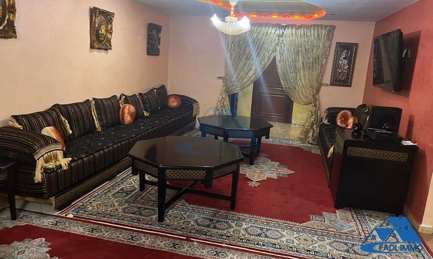 شقة للإيجار مع شرفة في الطابق الثاني شقة للإيجار مع شرفة في الطابق الثاني