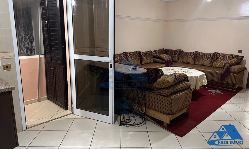 شقة للإيجار مع شرفة في الطابق الثاني شقة للإيجار مع شرفة في الطابق الثاني