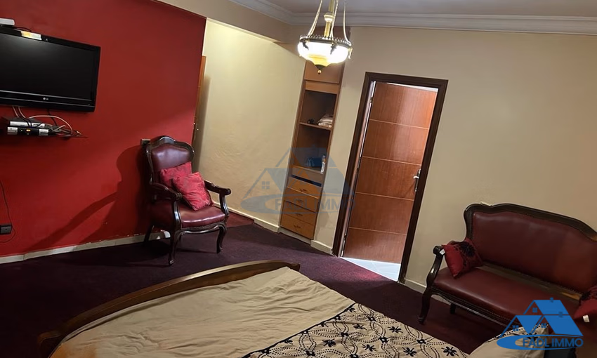 شقة للإيجار مع شرفة في الطابق الثاني شقة للإيجار مع شرفة في الطابق الثاني