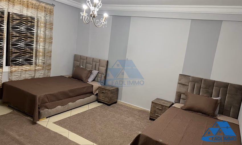 شقة للإيجار مع شرفة في الطابق الثاني شقة للإيجار مع شرفة في الطابق الثاني