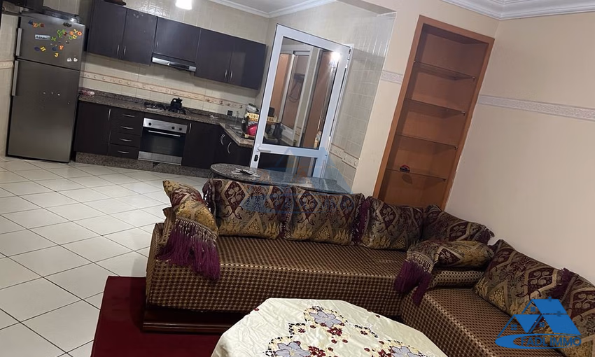 شقة للإيجار مع شرفة في الطابق الثاني شقة للإيجار مع شرفة في الطابق الثاني