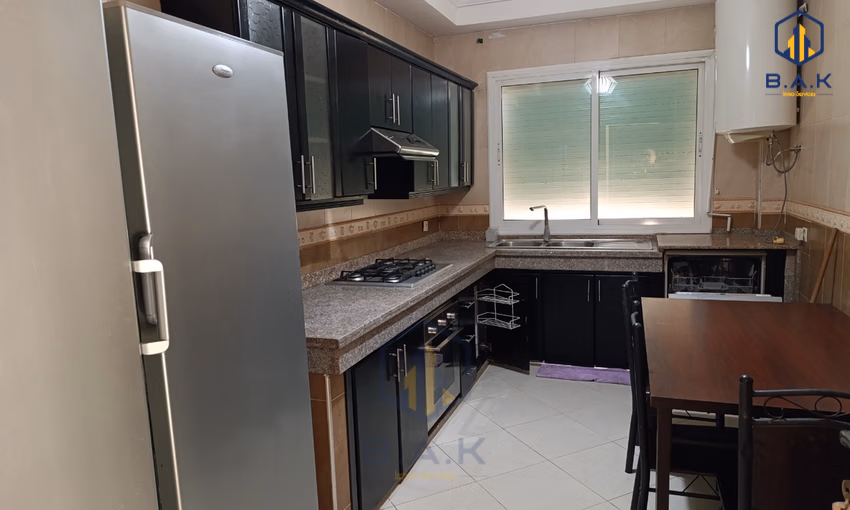 شقة للإيجار مع تراس في الطابق السابع