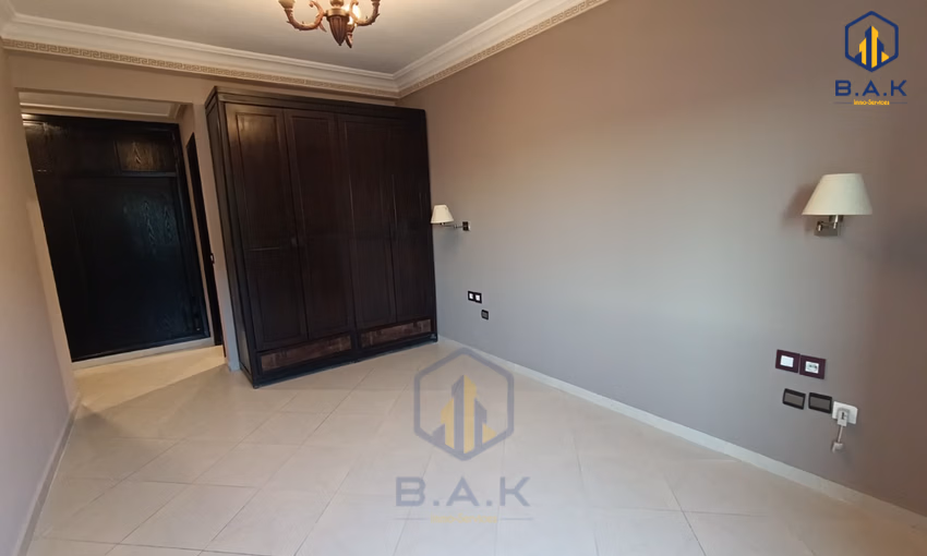 شقة للإيجار مع تراس في الطابق السابع