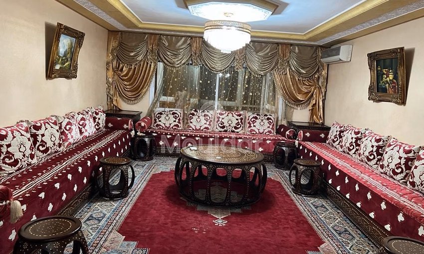 Appartement à louer avec balcon au deuxième étage Appartement à louer avec balcon au deuxième étage