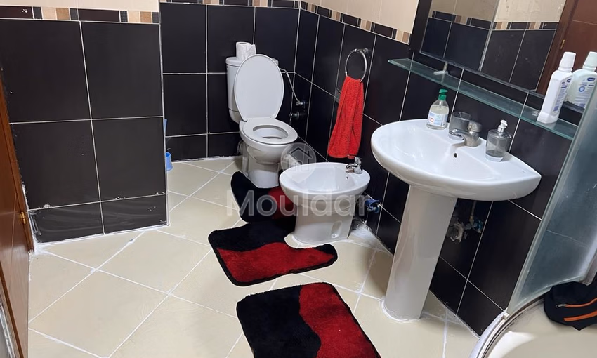 Appartement à louer avec balcon au deuxième étage Appartement à louer avec balcon au deuxième étage