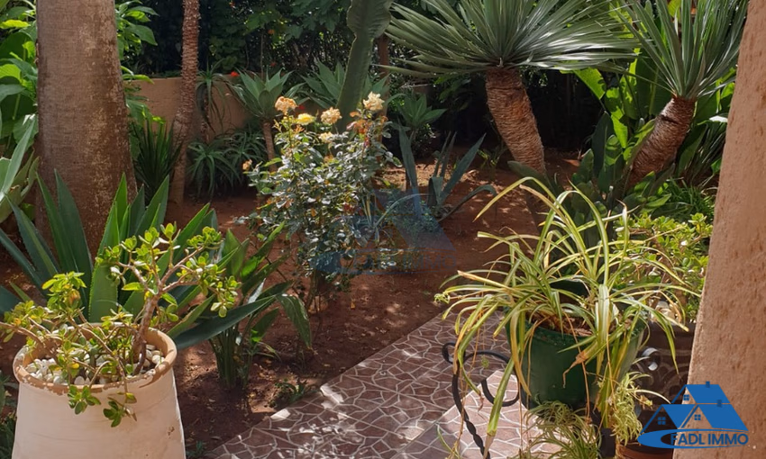 Villa à louer avec terrasse et trois étages Villa à louer avec terrasse et trois étages